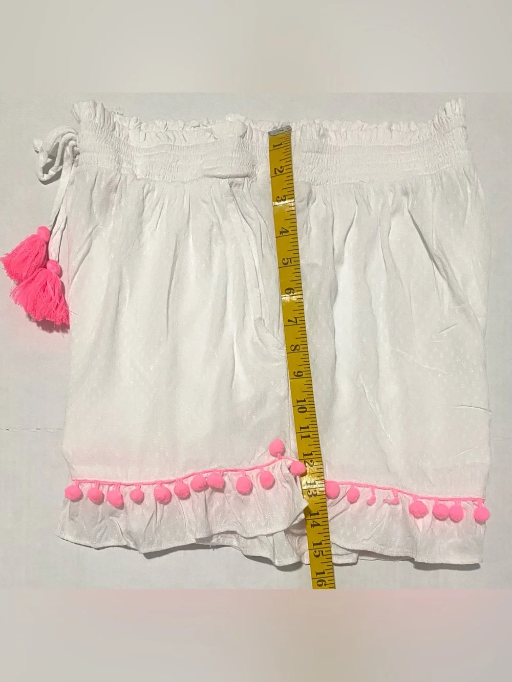 Crown&Ivy Women’s M White Pink Pom Ruffle Shorts Boho Coastal Preppy Cottagecore